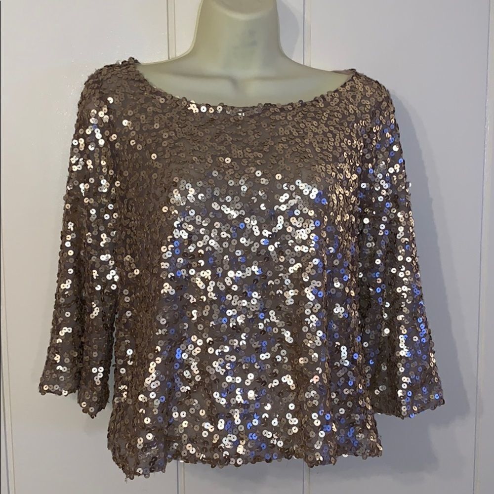 🎉 Jennifer Lopez gold sequin top 🎊